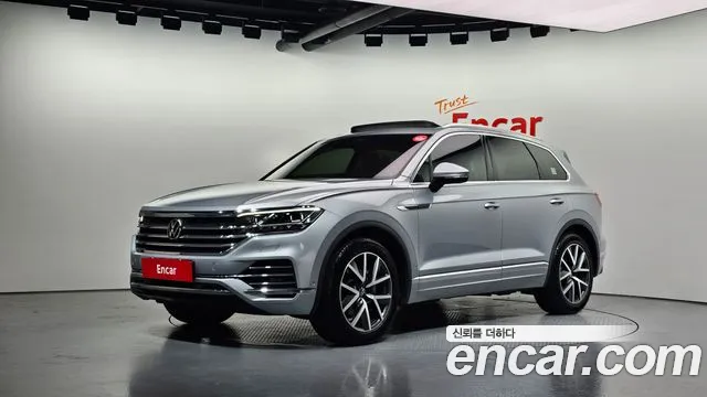Фотография автомобиля — Volkswagen Touareg 3rd Gen