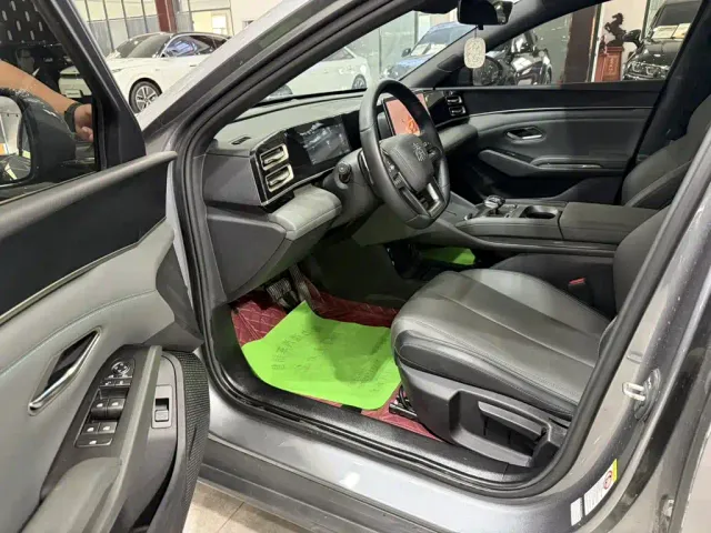 BYD Qin L — Фото автомобиля 7