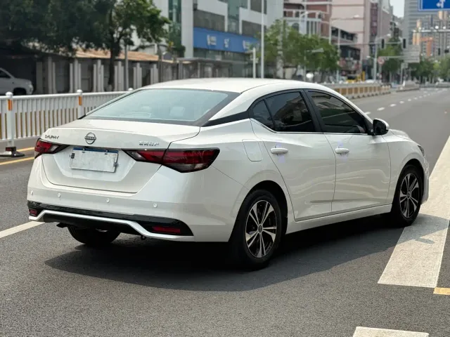 Nissan Sylphy — Фото автомобиля 8