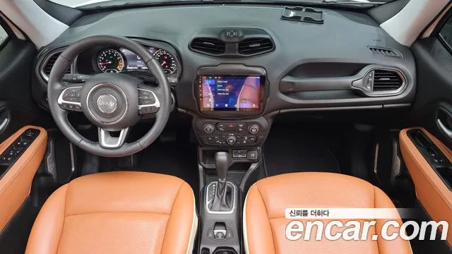 Jeep Renegade — Фото автомобиля 5