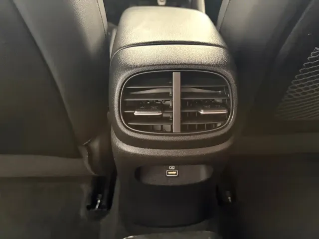 Hyundai Elantra — Фото автомобиля 8