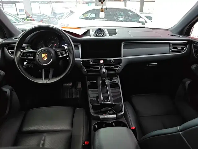 Porsche Macan — Фото автомобиля 10