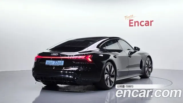 Audi e-tron GT — Фото автомобиля 2