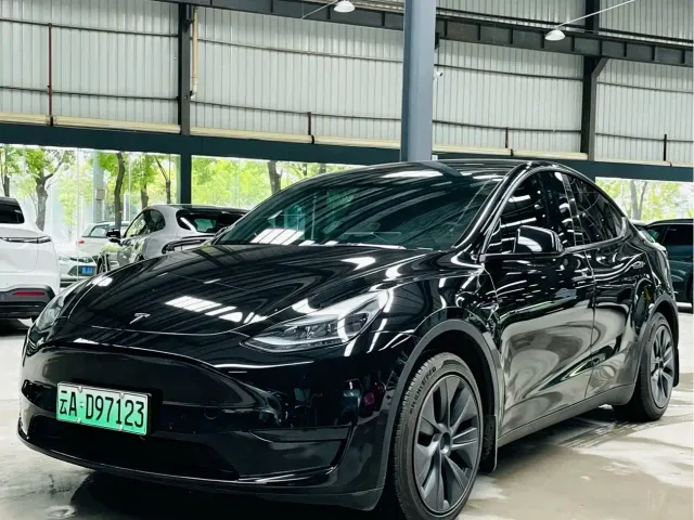 Фотография автомобиля — Tesla Model Y