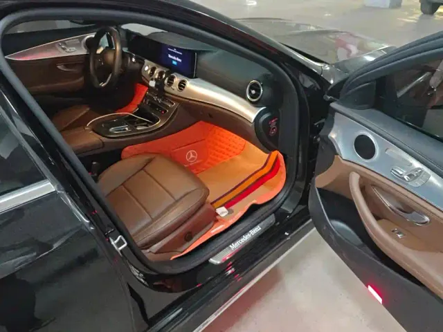Mercedes-Benz E-Class — Фото автомобиля 8