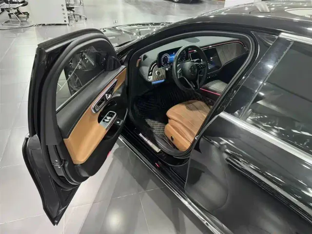 Mercedes-Benz E-Class — Фото автомобиля 13