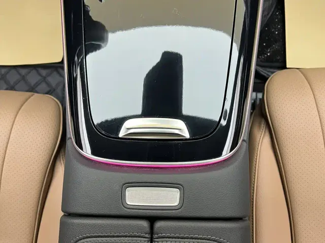 Mercedes-Benz E-Class — Фото автомобиля 21