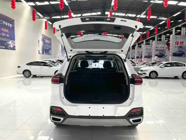 Chery Tiggo 8 — Фото автомобиля 14