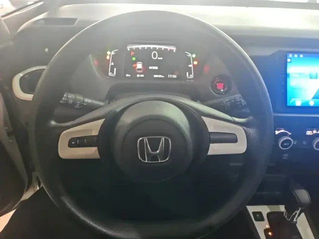 Honda Fit — Фото автомобиля 10