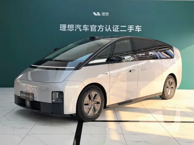Фотография автомобиля — Li Auto MEGA