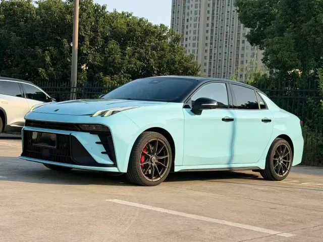 Фотография автомобиля — Lynk & Co 03