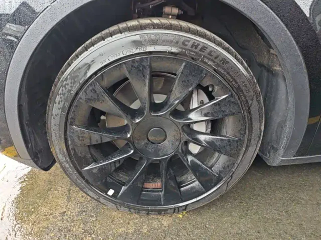 Tesla Model Y — Фото автомобиля 22