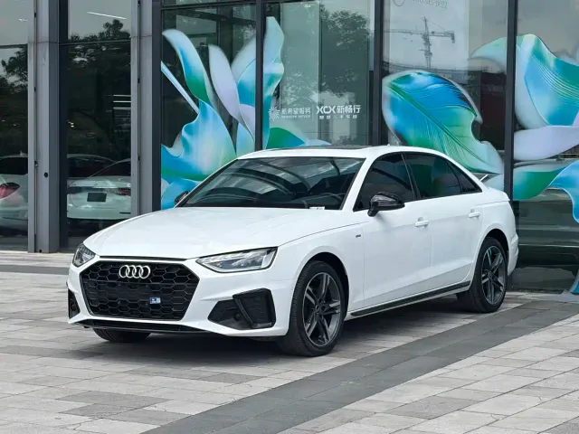 Фотография автомобиля — Audi A4L