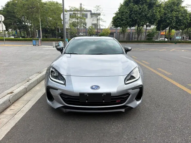 Subaru BRZ — Фото автомобиля 2