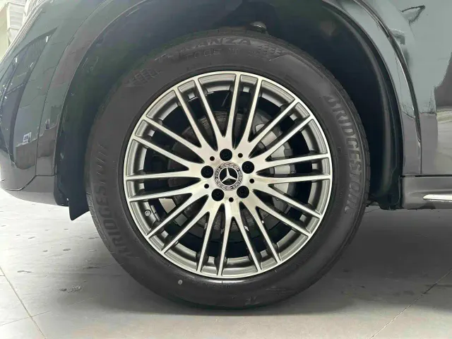 BMW 5 Series — Фото автомобиля 5