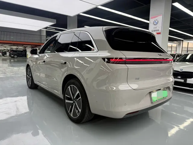 Li Auto L6 — Фото автомобиля 30