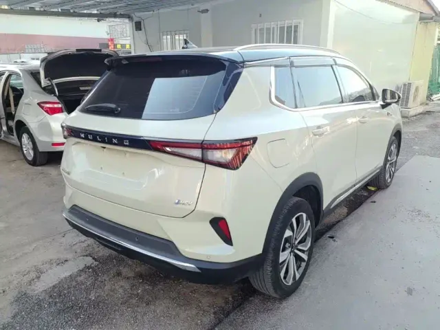 Wuling Asta — Фото автомобиля 6