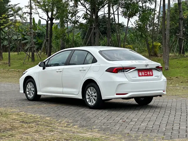 Toyota Corolla — Фото автомобиля 5