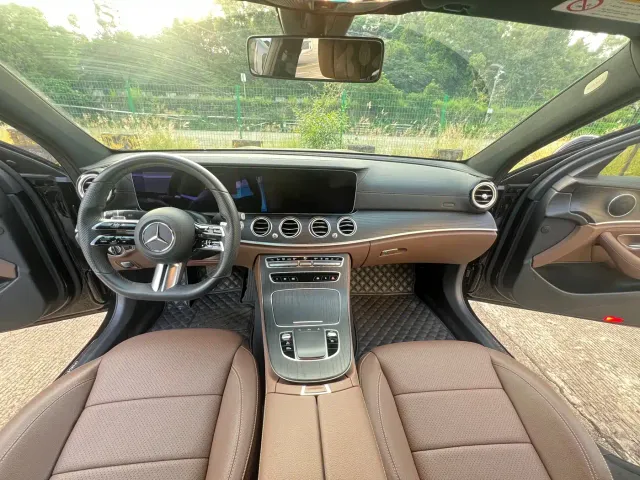 Mercedes-Benz E-Class — Фото автомобиля 8