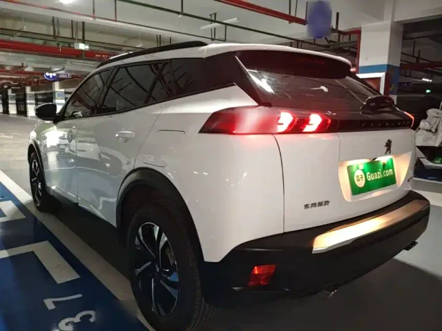 Peugeot 2008 — Фото автомобиля 4