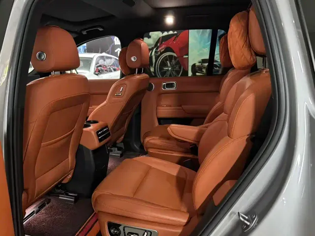 Li Auto L8 — Фото автомобиля 8