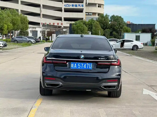 BMW 7 Series — Фото автомобиля 7