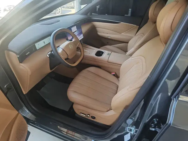 Dongfeng Aeolus L8 — Фото автомобиля 5