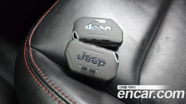 Jeep Wrangler — Фото автомобиля 15