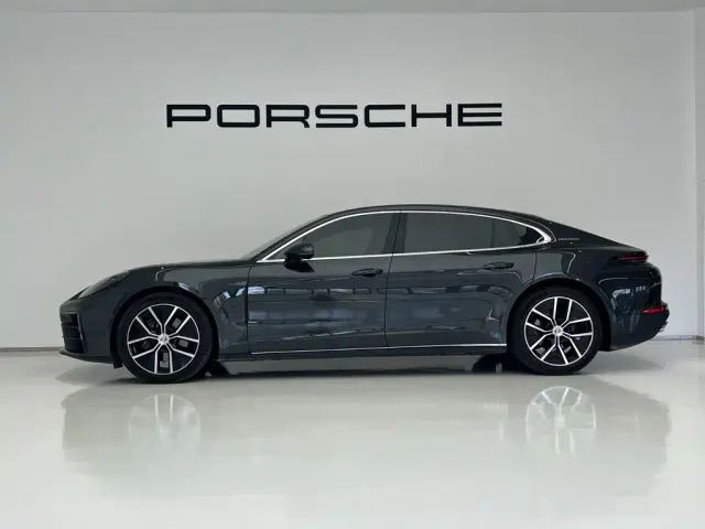 Porsche Panamera — Фото автомобиля 2