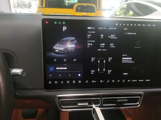 Li Auto L9 — Фото автомобиля 12