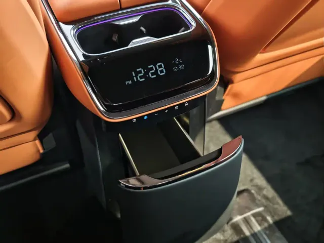 Geely Yizhen L380 — Фото автомобиля 17