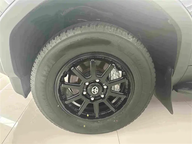Toyota Prado — Фото автомобиля 5