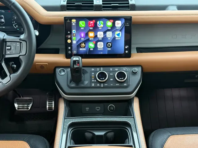 Land Rover Defender — Фото автомобиля 19