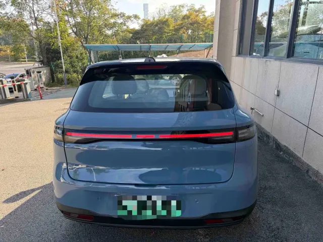 Leapmotor B10 — Фото автомобиля 3