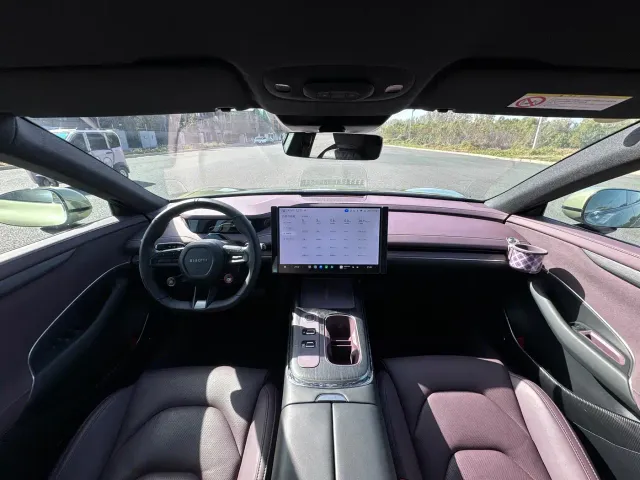Xiaomi SU7 — Фото автомобиля 18