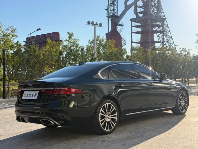 Jaguar XFL — Фото автомобиля 5