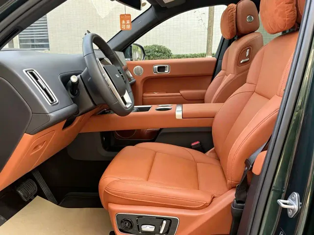 Li Auto L7 — Фото автомобиля 16