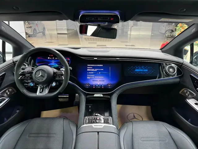 Mercedes-Benz EQE AMG — Фото автомобиля 6