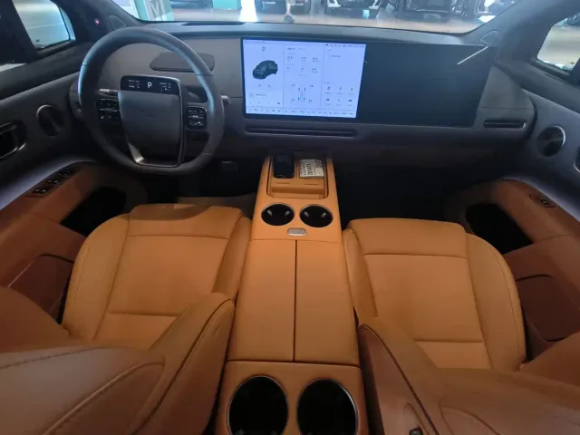 Li Auto i8 — Фото автомобиля 8