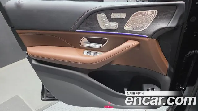 Mercedes-Benz GLE-Class — Фото автомобиля 24
