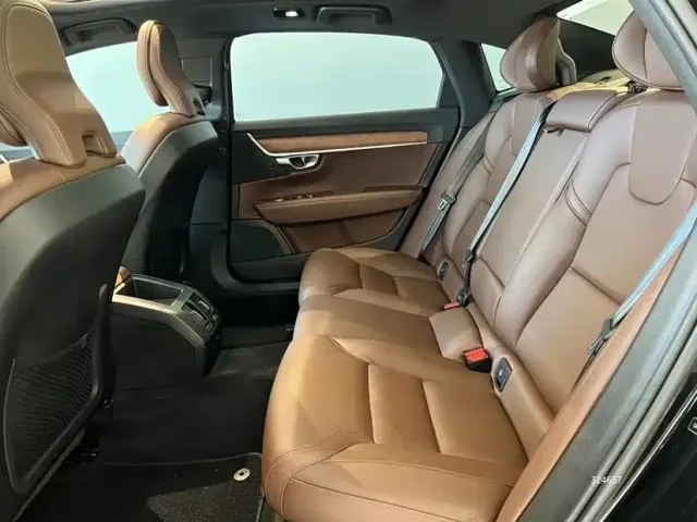 Volvo S90 — Фото автомобиля 9
