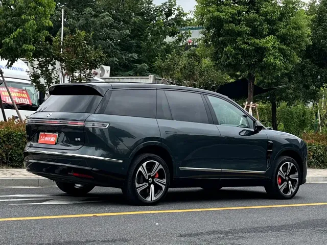Nio ES8 — Фото автомобиля 4