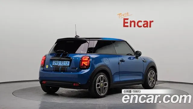 Mini Cooper — Фото автомобиля 2