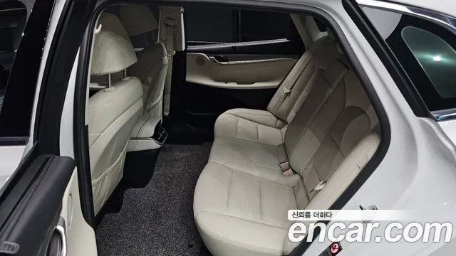 Hyundai Grandeur Grandeur (New) Hybrid — Фото автомобиля 17