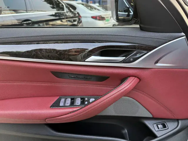 BMW 5 Series — Фото автомобиля 12