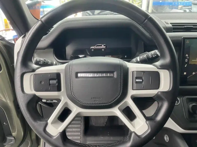 Land Rover Defender — Фото автомобиля 3