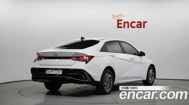 Hyundai Avante CN7 — Фото автомобиля 2