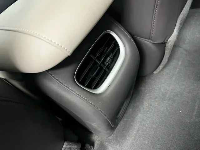IM Motors LS6 — Фото автомобиля 11