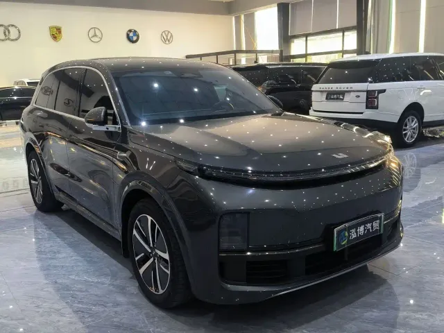 Li Auto L8 — Фото автомобиля 3