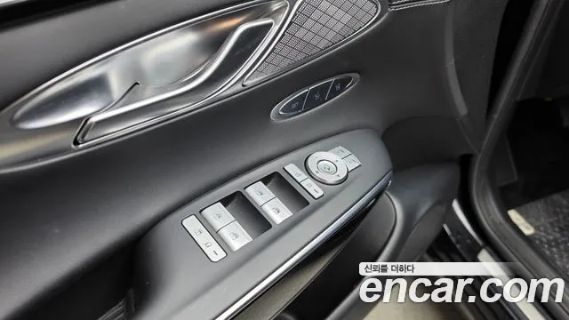 Genesis GV70 — Фото автомобиля 27